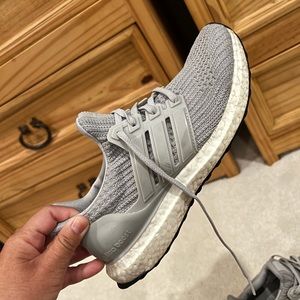 ADIDAS ULTRA BOOST size 6